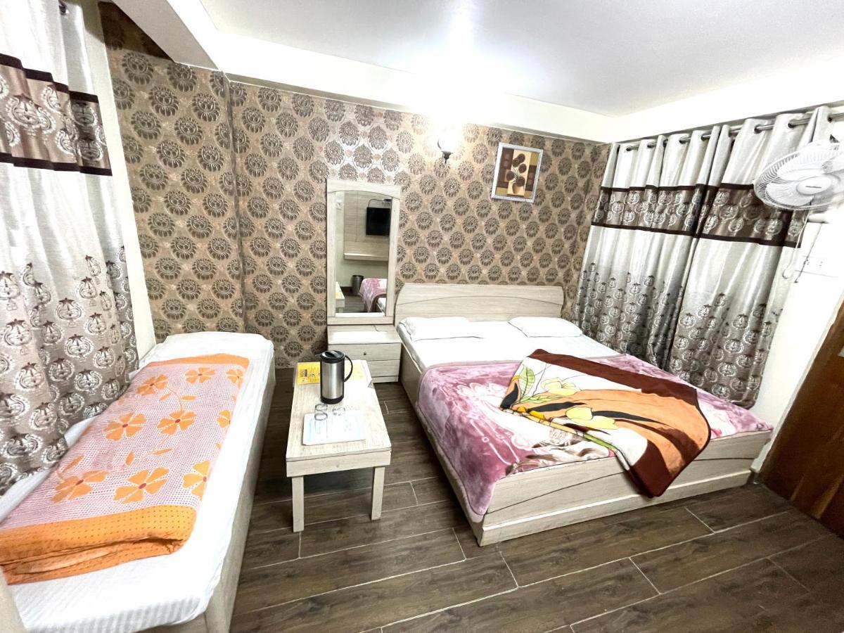 Hotel Prince ! Nainital Mall Road-Prime-Location In-Front-Of-Naini-Lake Hygiene-And-Spacious-Room Εξωτερικό φωτογραφία