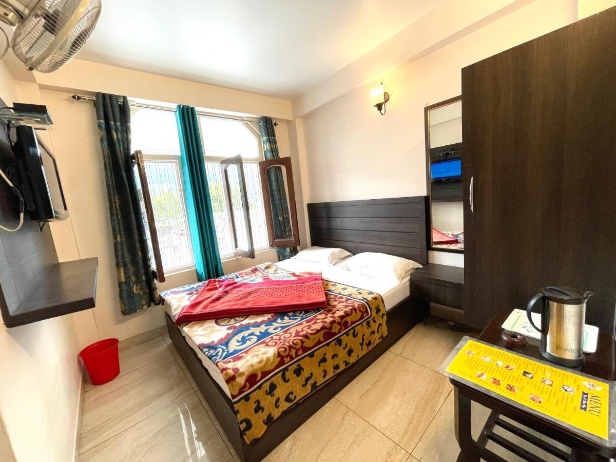 Hotel Prince ! Nainital Mall Road-Prime-Location In-Front-Of-Naini-Lake Hygiene-And-Spacious-Room Εξωτερικό φωτογραφία