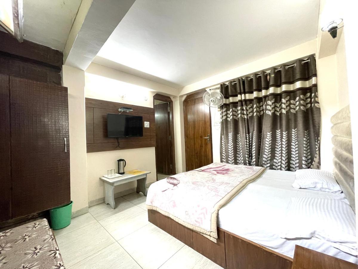 Hotel Prince ! Nainital Mall Road-Prime-Location In-Front-Of-Naini-Lake Hygiene-And-Spacious-Room Εξωτερικό φωτογραφία