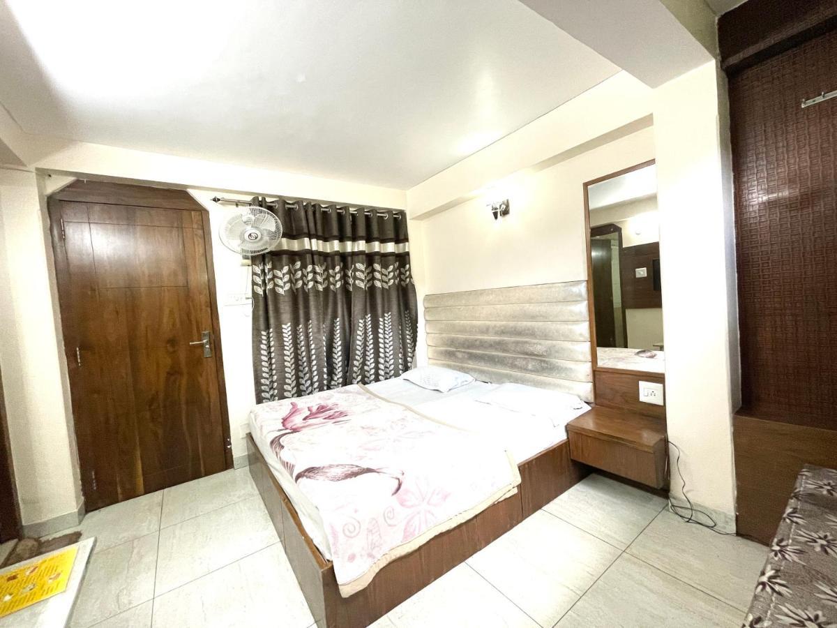 Hotel Prince ! Nainital Mall Road-Prime-Location In-Front-Of-Naini-Lake Hygiene-And-Spacious-Room Εξωτερικό φωτογραφία